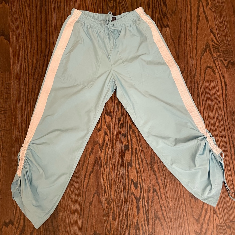 XS Capri Or Pants * Like New